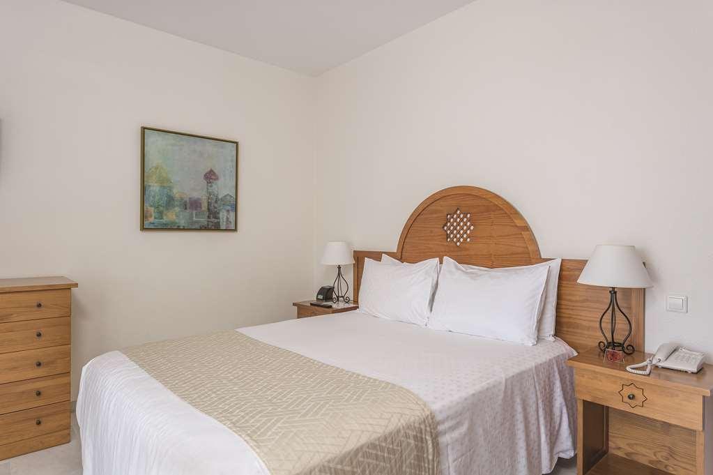 Sahara Sunset Aparthotel Benalmadena Room photo