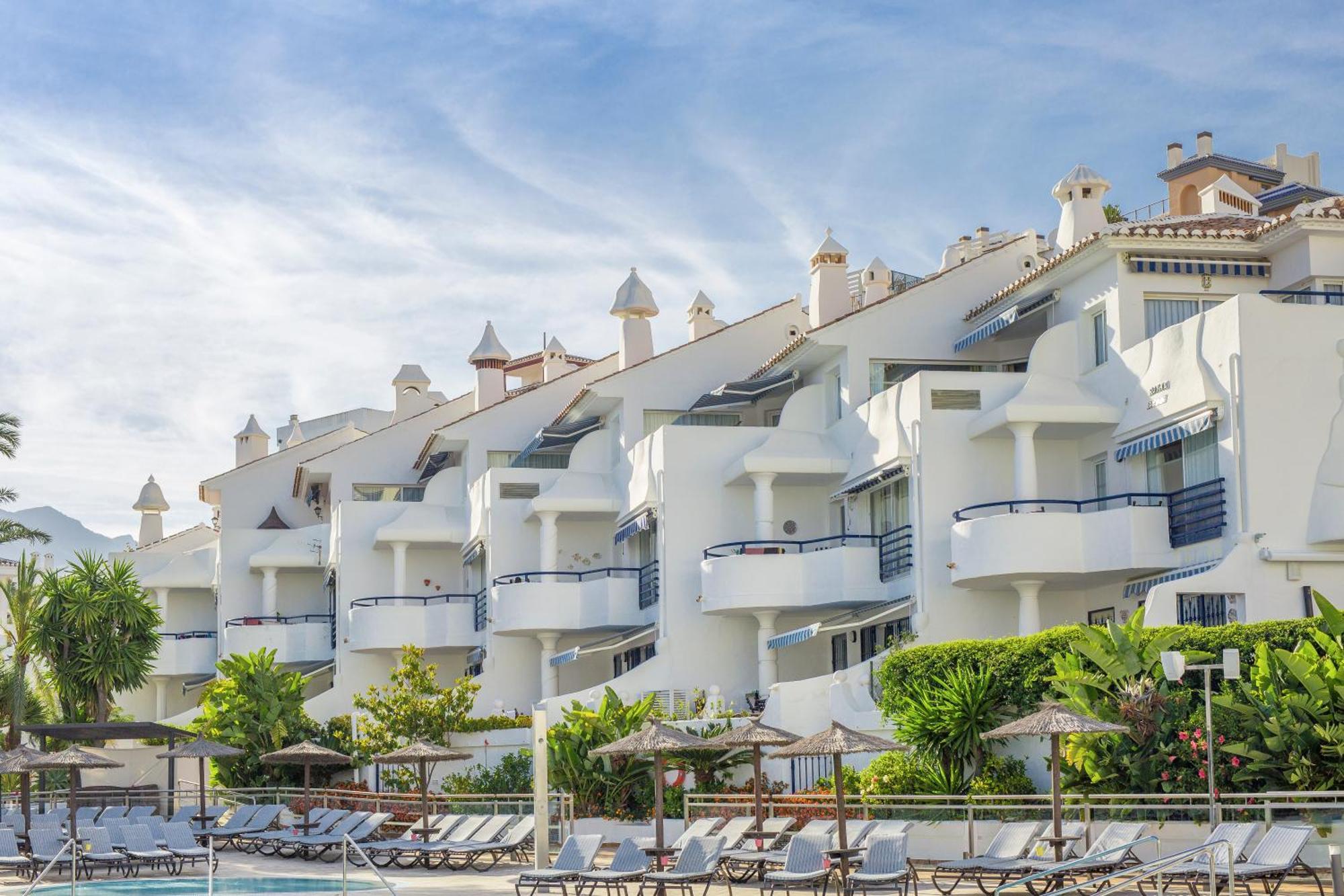 Sahara Sunset Aparthotel Benalmadena Exterior photo